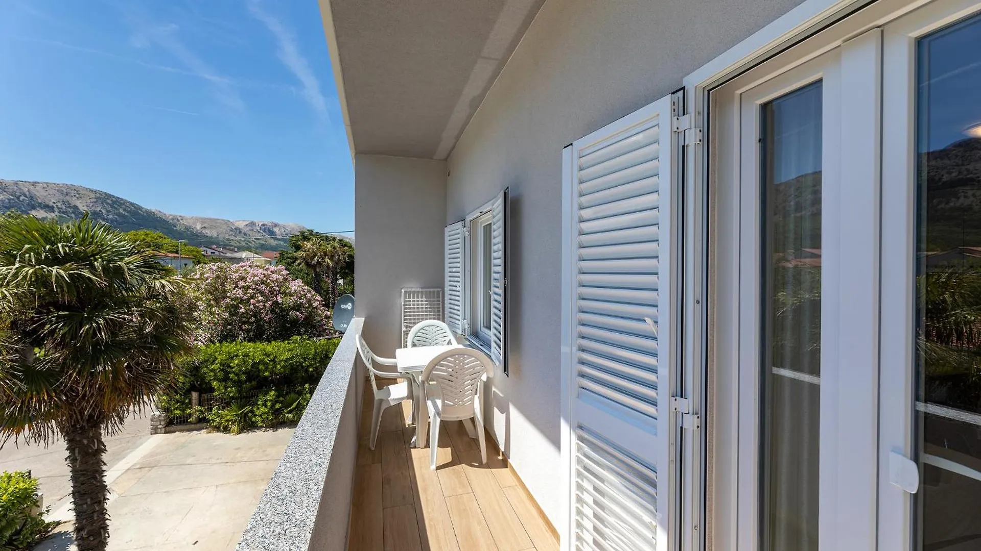 Apartments Crnekovic IX Baška 0*,
