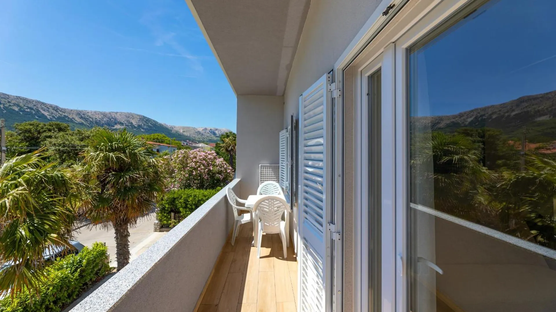 Apartments Crnekovic IX Baška