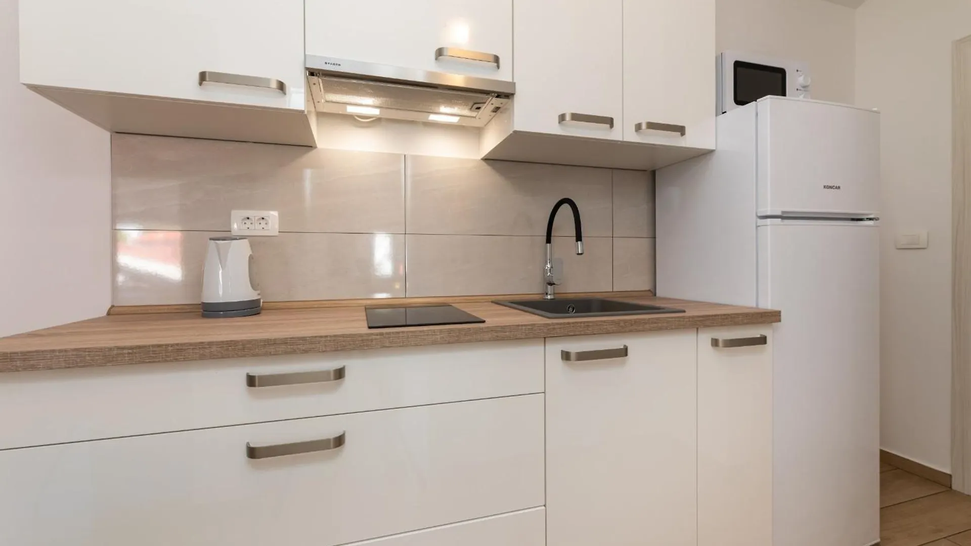 Apartments Crnekovic IX Baška 0*,